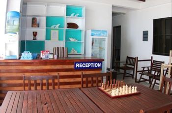 Cokes Surf Camp Hotel Thulusdhoo Bagian luar foto